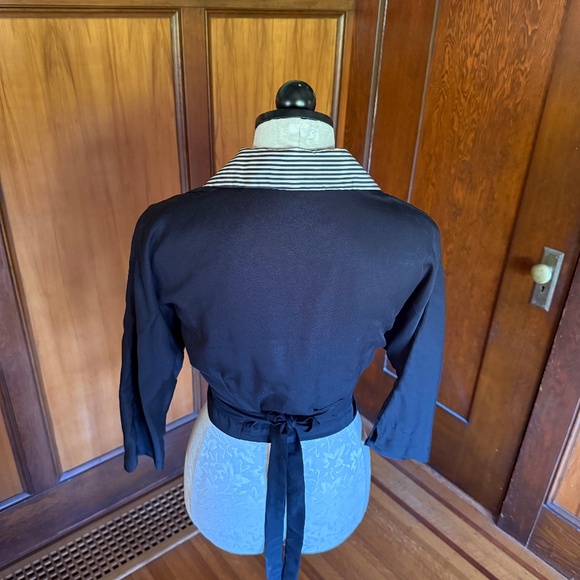 Retro Vintage Style Cropped Wrap Top, Black & White Striped, Size Large - Picture 4 of 5